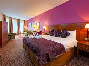 Bedrooms @ Ballykisteen Golf Hotel